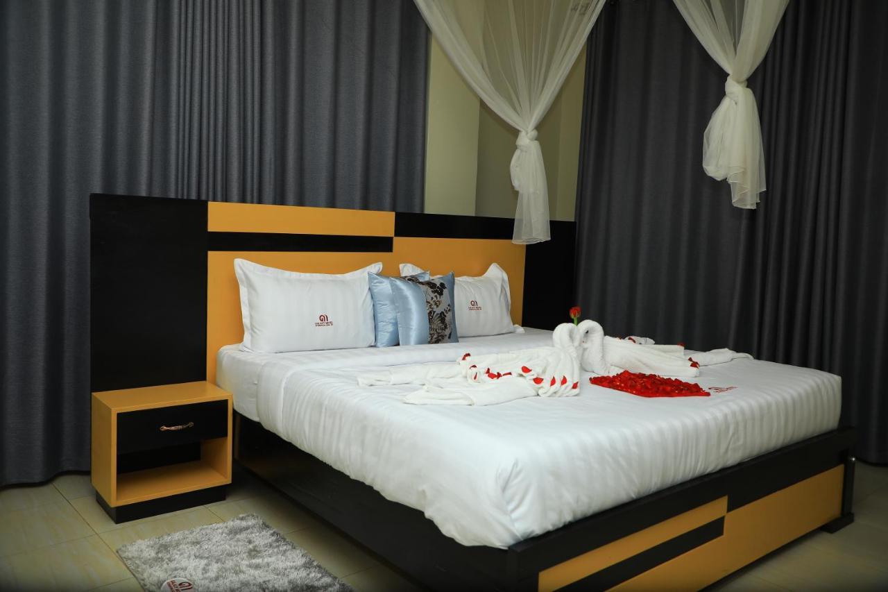 Galaxy Motel Kampala Exteriör bild