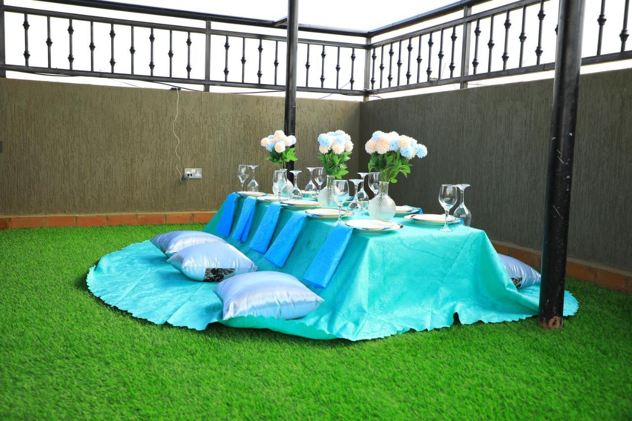 Galaxy Motel Kampala Exteriör bild