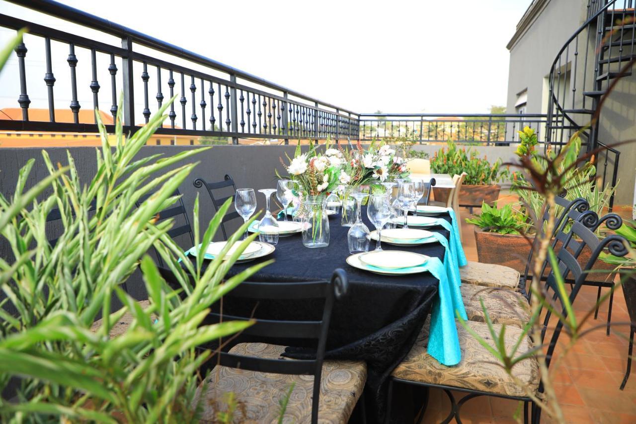 Galaxy Motel Kampala Exteriör bild