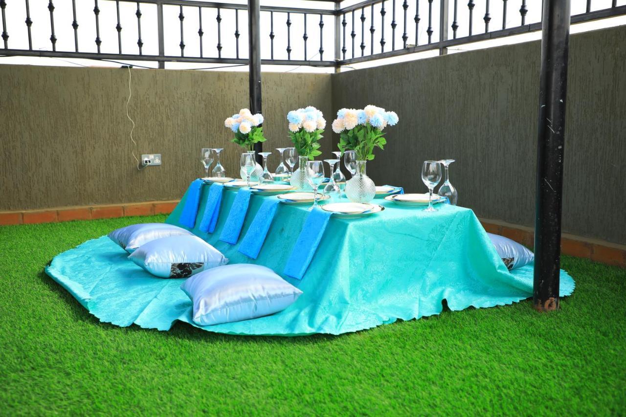 Galaxy Motel Kampala Exteriör bild