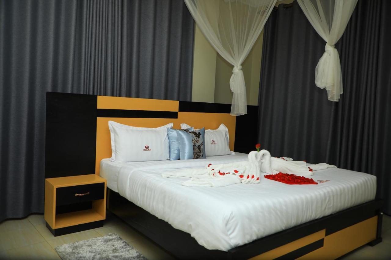 Galaxy Motel Kampala Exteriör bild