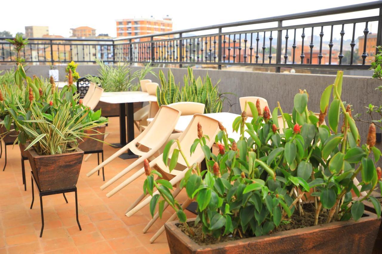 Galaxy Motel Kampala Exteriör bild